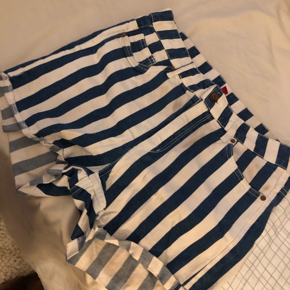 Clothes - Picture 16 of 16